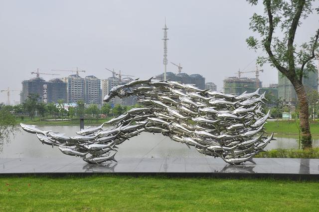 不銹鋼雕塑.jpg 不銹鋼雕塑.jpg